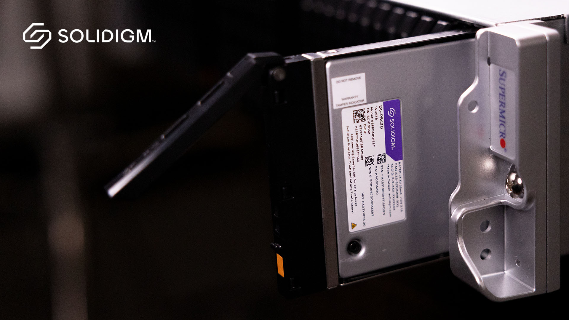 Solidigm推出D5-P5430，高密度、高性能、高价值的数据中心固态硬盘